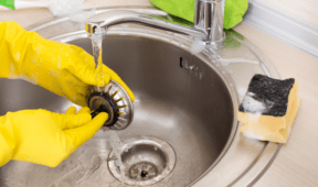 This Simple Vinegar Trick Will Destroy Foul Odours In Your Kitchen